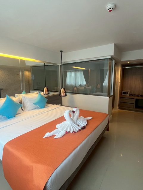 LINE_ALBUM_208 Deluxe_250601_3